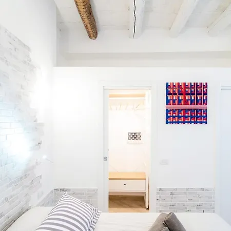 Urban Flat Via Diaz 105