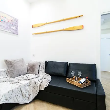 Urban Flat Via Diaz 105 קומו