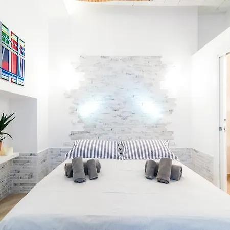 Urban Flat Via Diaz 105